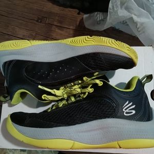Steph Curry GS 3Z6 basketball shoes 4Y
